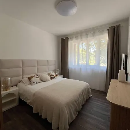 Lovely And Comfortable Near Eiffel Tower Apartment Paris