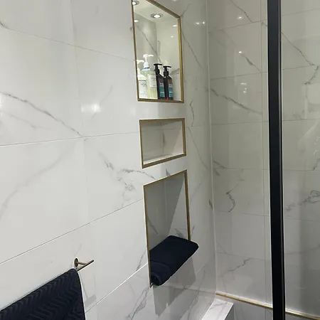 Lovely And Comfortable Near Eiffel Tower Apartment