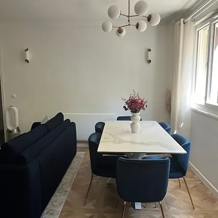 Lovely And Comfortable Near Eiffel Tower Apartment *