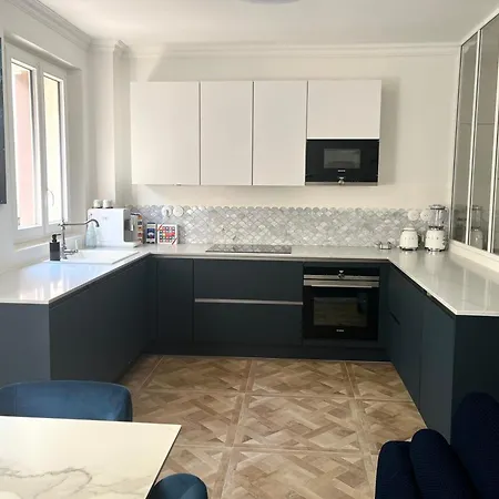 Lovely And Comfortable Near Eiffel Tower Apartment Paris