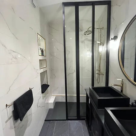 Lovely And Comfortable Near Eiffel Tower Apartment